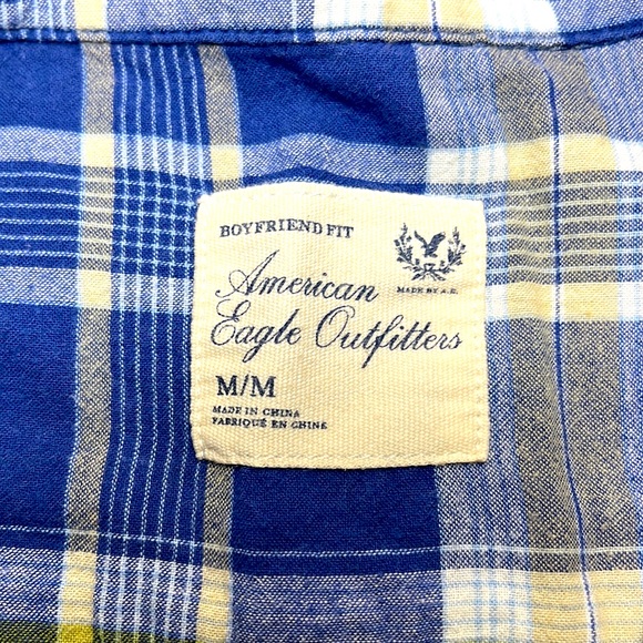 Assortment of 3 Button Downs - Picture 4 of 11